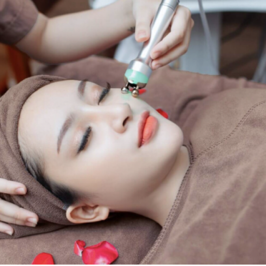 Chăm sóc da mụn cơ bản (12 bước)